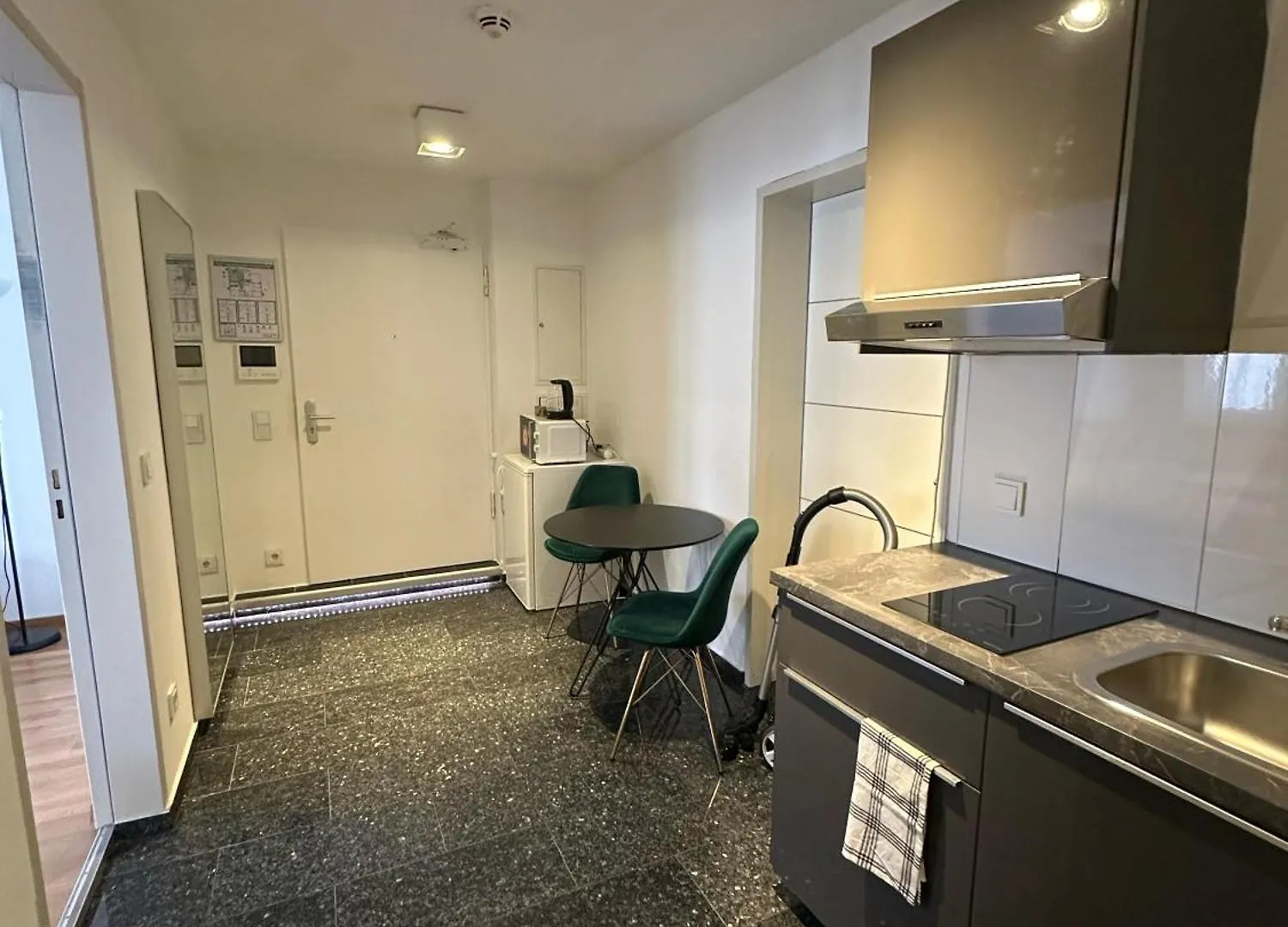 Al Nafurah Apartments Μόναχο Γερμανία