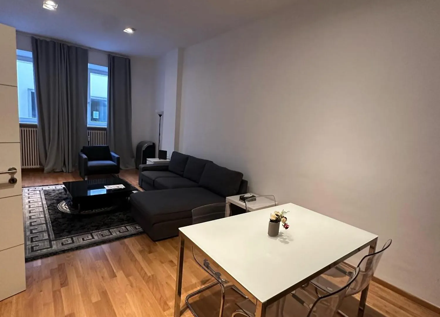 Ξενοδοχείο με διαμερίσματα Al Nafurah Apartments Μόναχο Γερμανία